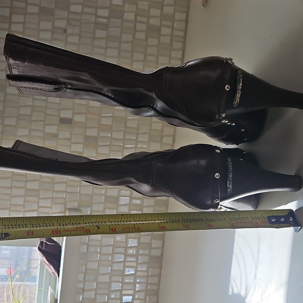 Elegant Brown Leather Women's Boots - Picture 4 of 4